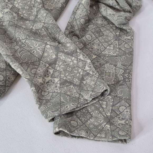 Soft Surroundings Green Patterned Ruched Neck Peplum Waist Zip Jacket - Size M - Picture 8 of 11